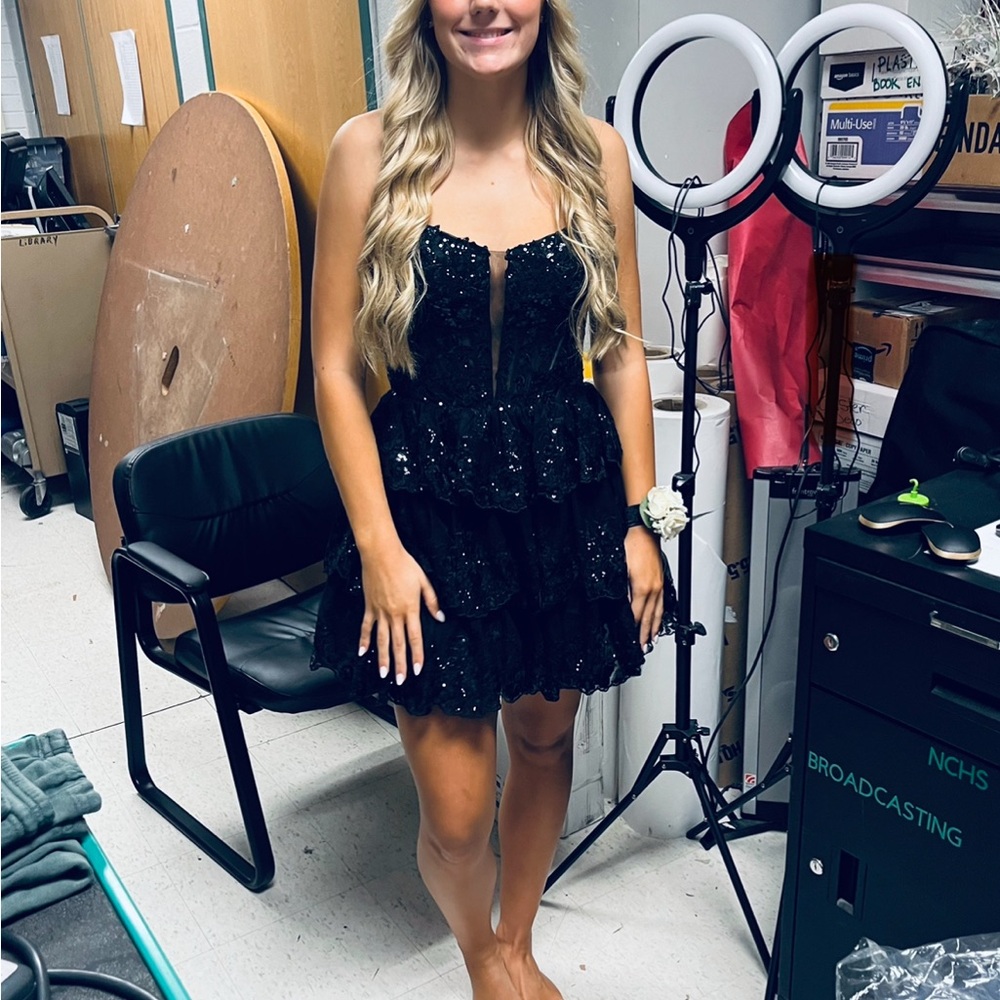 Size 6 Black Dress, bought at Breeze Bridal in September, Tags still on it
